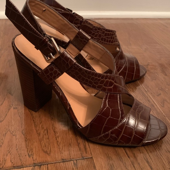 Nine West Brown Embossed Croc. Sandals Stack heels Peep Toes. 8M - Picture 3 of 7